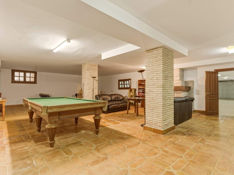 Villa for Sale in Guadalmina Alta, Malaga 36