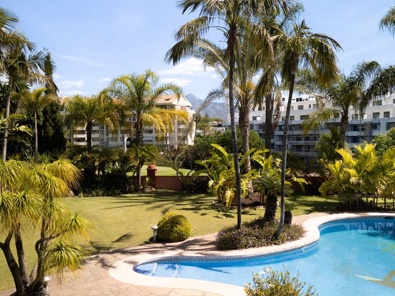 Villa for Sale in Guadalmina Alta, Malaga 39