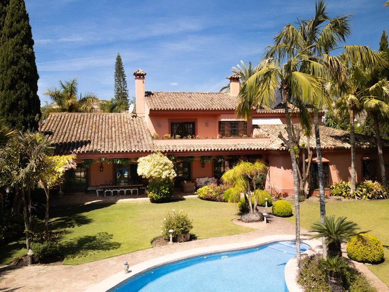 Villa for Sale in Guadalmina Alta, Malaga 4