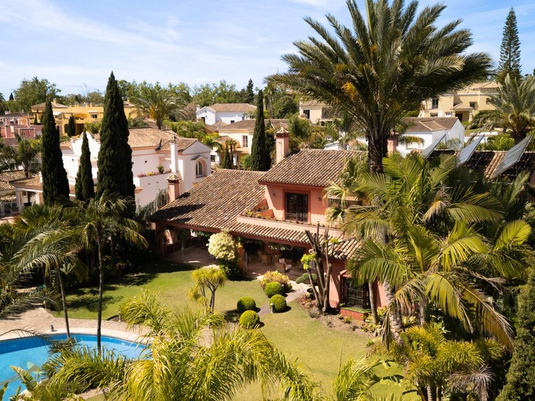 Villa for Sale in Guadalmina Alta, Malaga 40