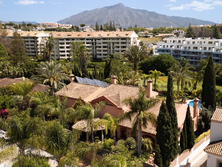 Villa for Sale in Guadalmina Alta, Malaga 43