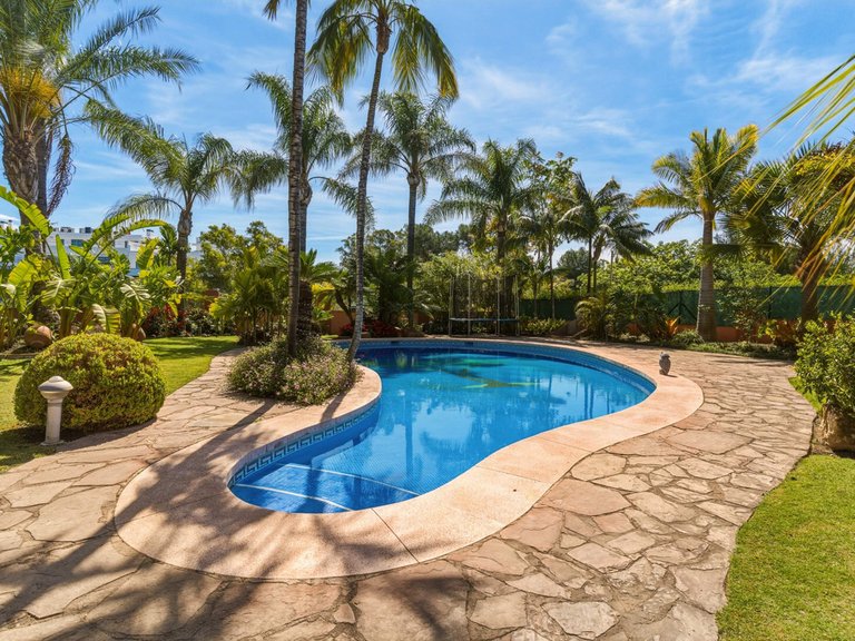 Villa for Sale in Guadalmina Alta, Malaga 6