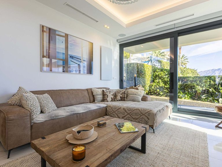 Villa for Sale in Costa del Sol, Benahavís, Malaga 10