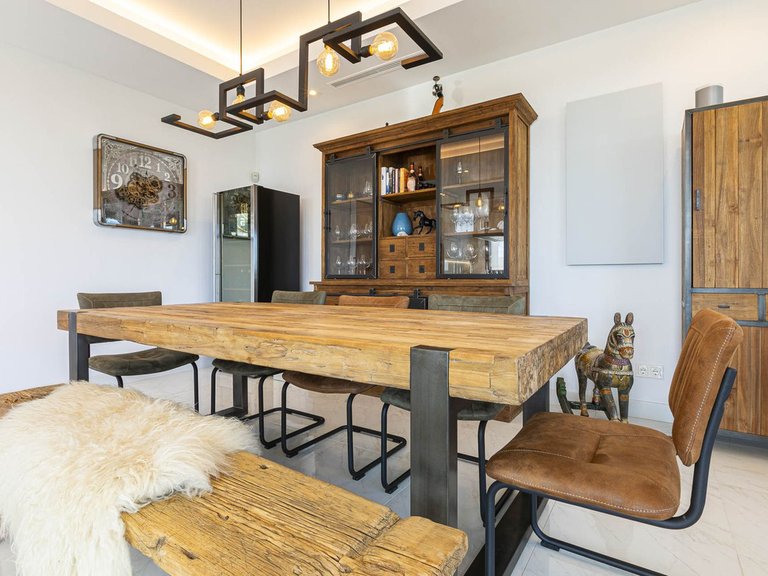 Villa for Sale in Benahavís, Malaga 11