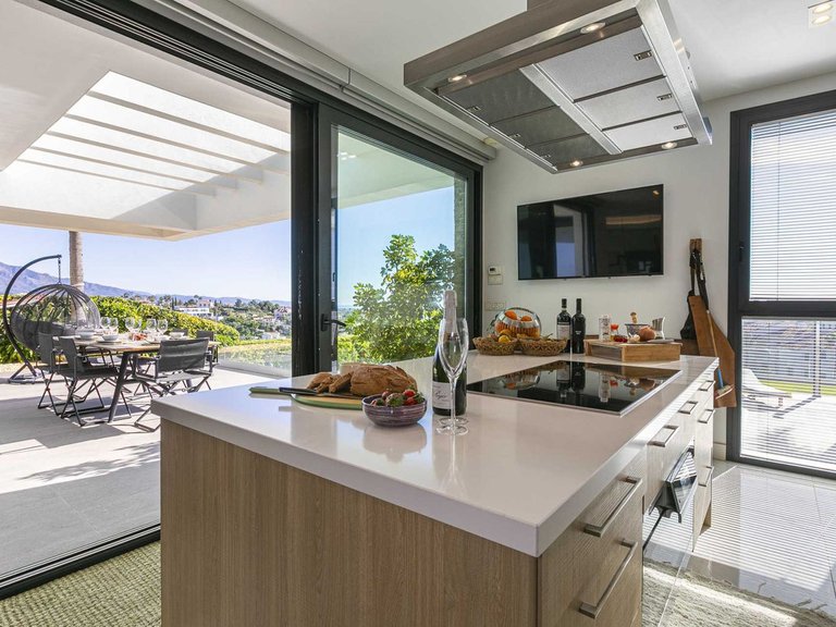 Villa for Sale in Benahavís, Malaga 16