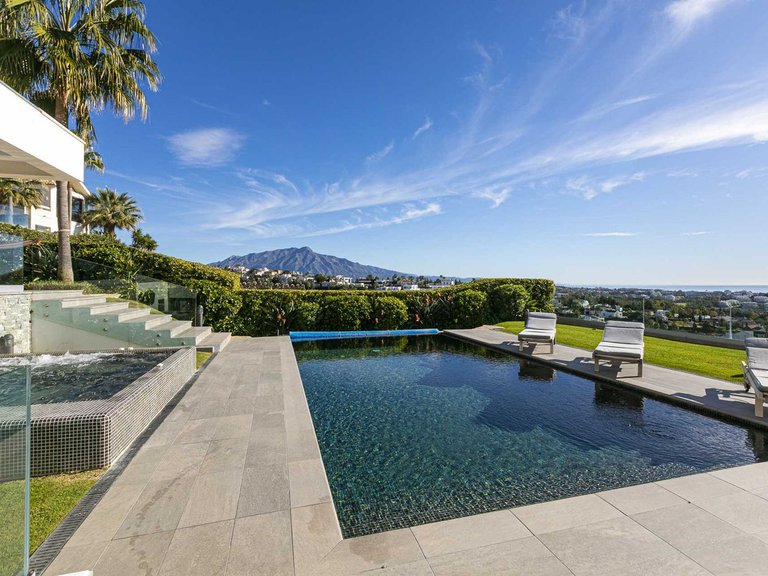 Villa for Sale in Benahavís, Malaga 21