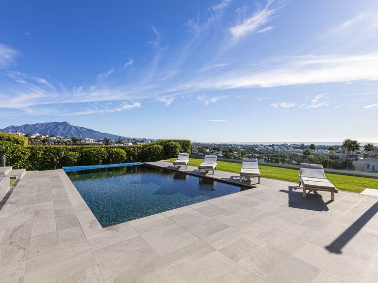 Villa for Sale in Benahavís, Malaga 25