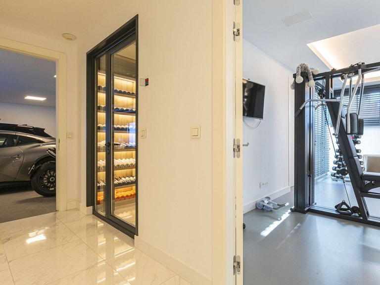 Villa for Sale in Costa del Sol, Benahavís, Malaga 36