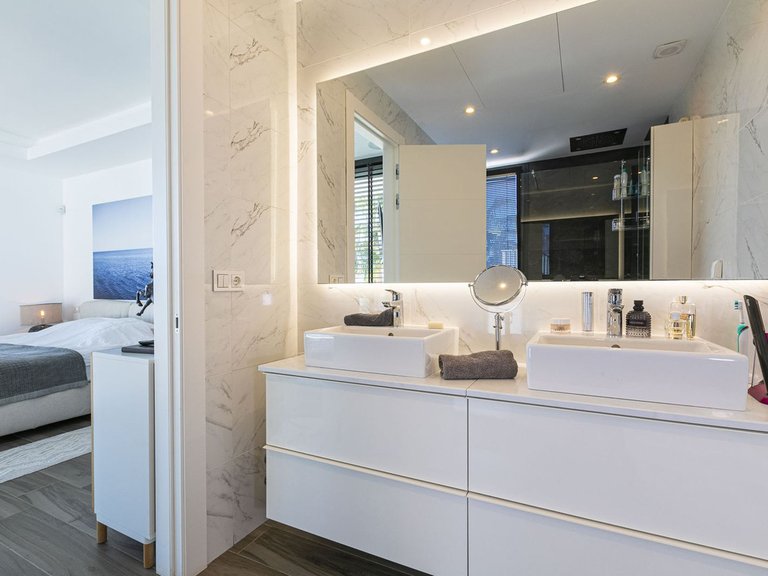 Villa for Sale in Costa del Sol, Benahavís, Malaga 40