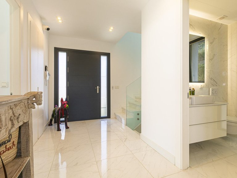 Villa for Sale in Costa del Sol, Benahavís, Malaga 5