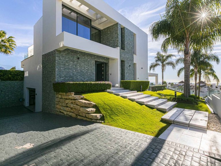 Villa for Sale in Costa del Sol, Benahavís, Malaga 50