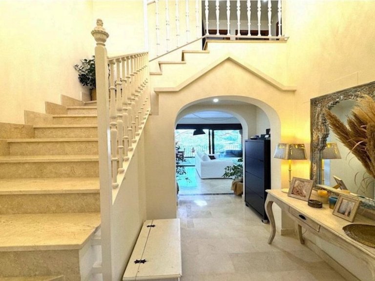 Villa for Sale in Estepona, Malaga 12