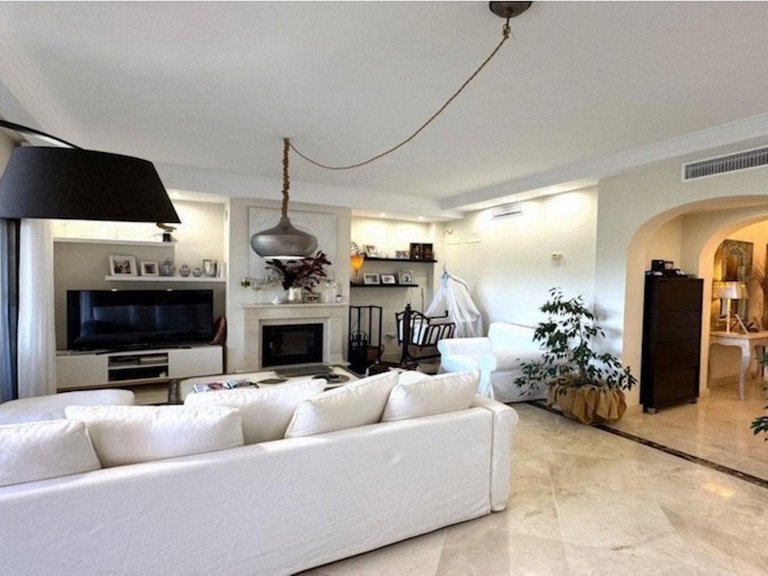 Villa for Sale in Estepona, Malaga 14
