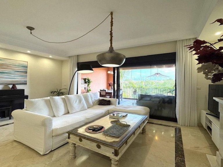 Villa for Sale in Estepona, Malaga 3