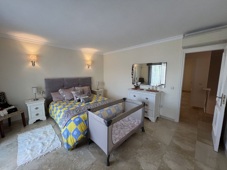 Villa for Sale in El Paraiso, Malaga 12