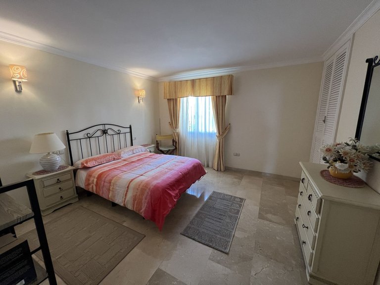 Villa for Sale in El Paraiso, Malaga 15