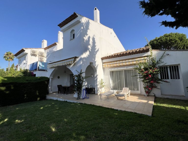 Villa for Sale in El Paraiso, Malaga 3
