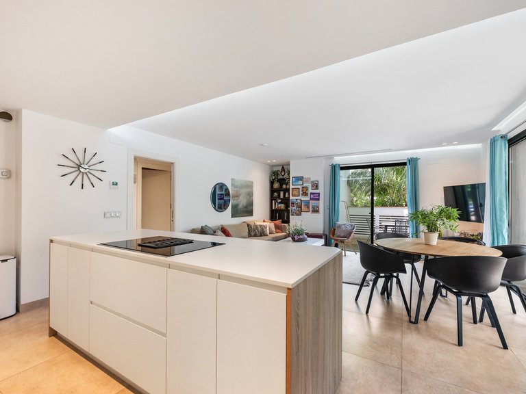 Apartment for Sale in Puerto Banús, Malaga 1