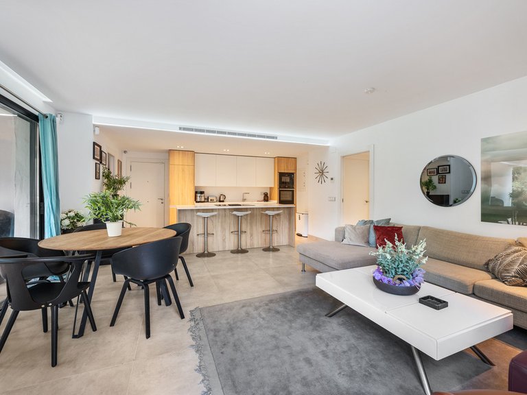 Apartment for Sale in Puerto Banús, Malaga 25