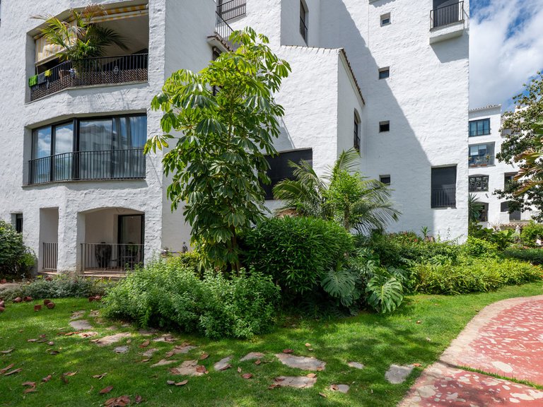 Apartment for Sale in Puerto Banús, Malaga 26