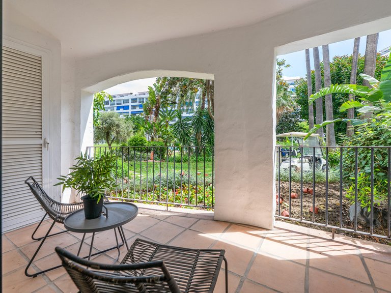 Apartment for Sale in Puerto Banús, Malaga 5