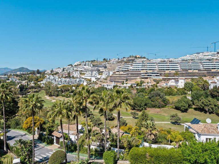 Apartment for Sale in La Quinta, Malaga 1
