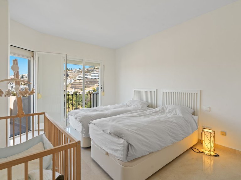 Apartment for Sale in La Quinta, Malaga 10