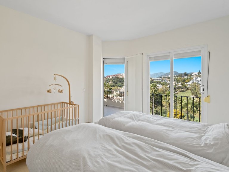 Apartment for Sale in La Quinta, Malaga 11