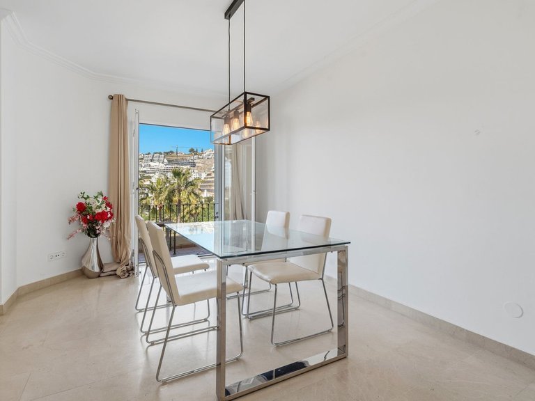 Apartment for Sale in La Quinta, Malaga 17