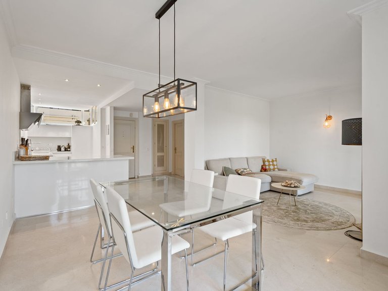 Apartment for Sale in La Quinta, Malaga 3