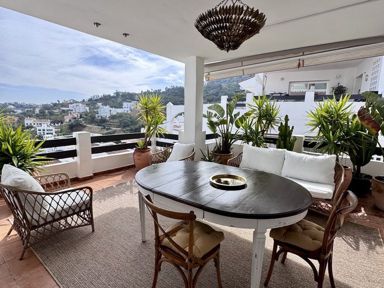 Apartment for Sale in La Mairena, Malaga 2