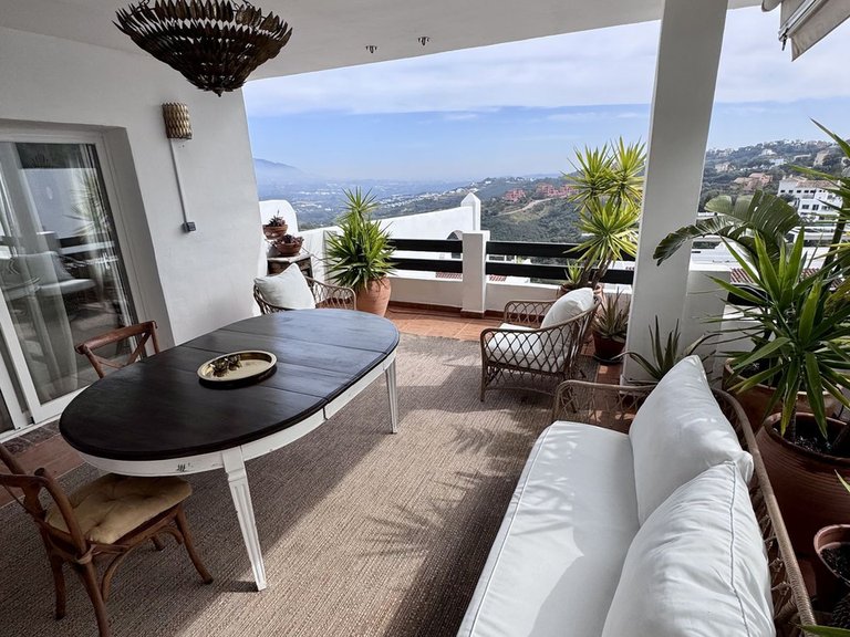 Apartment for Sale in La Mairena, Malaga 3