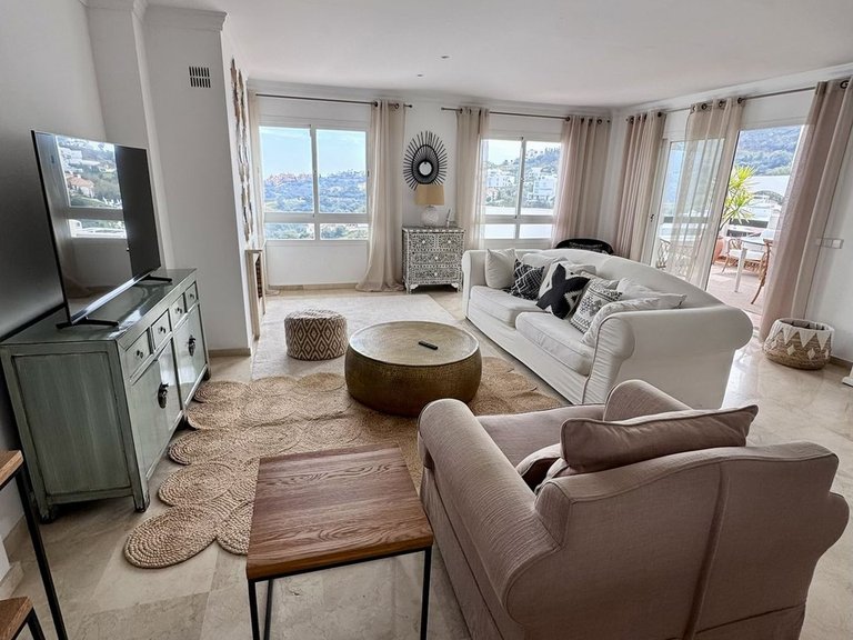 Apartment for Sale in La Mairena, Malaga 7