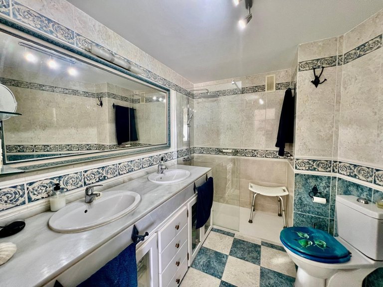 Apartment for Sale in Benalmadena Costa, Malaga 24