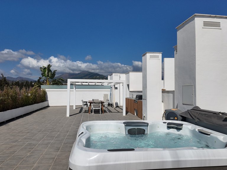 Apartment for Sale in San Pedro De Alcántara, Malaga 48