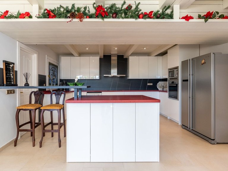 Villa for Sale in Benahavís, Malaga 10