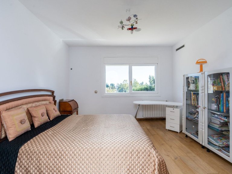 Villa for Sale in Benahavís, Malaga 11
