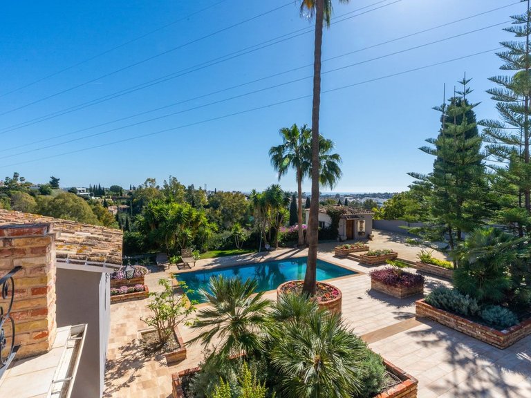 Villa for Sale in Benahavís, Malaga 36