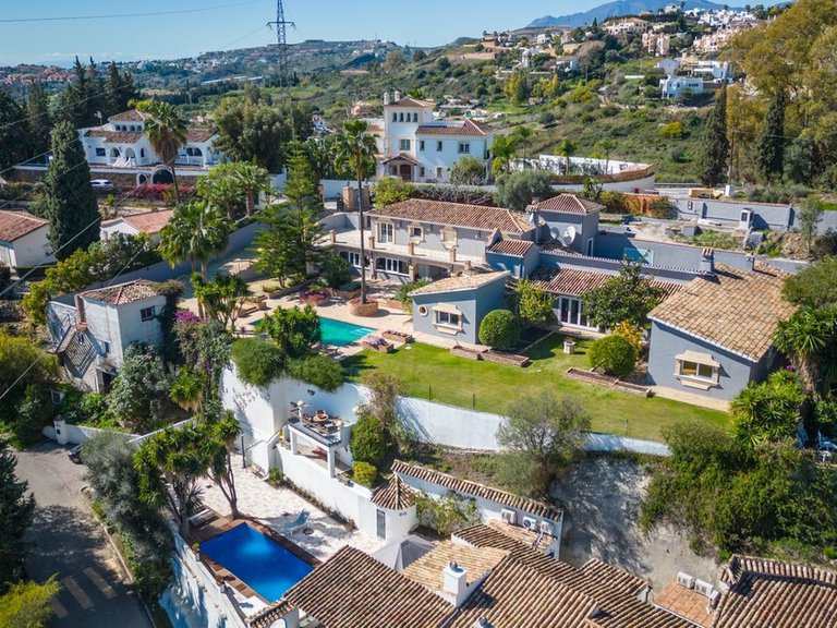 Villa for Sale in Benahavís, Malaga 5