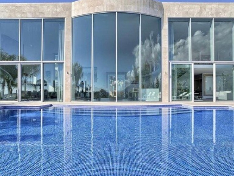 Villa for Sale in Benahavís, Malaga 1