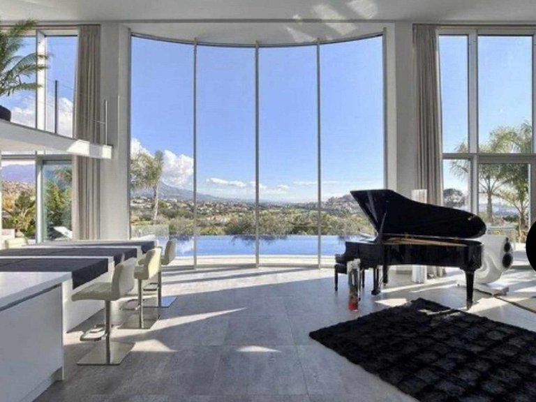 Villa for Sale in Benahavís, Malaga 4
