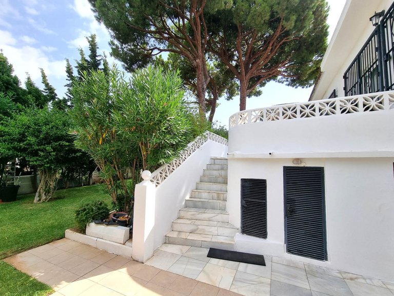 Villa for Sale in Calahonda, Malaga 17