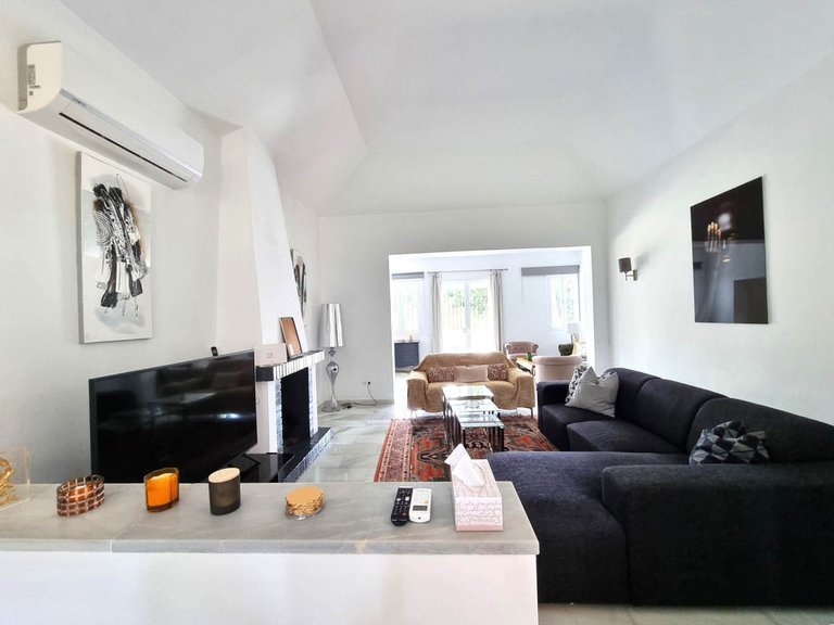 Villa for Sale in Calahonda, Malaga 2