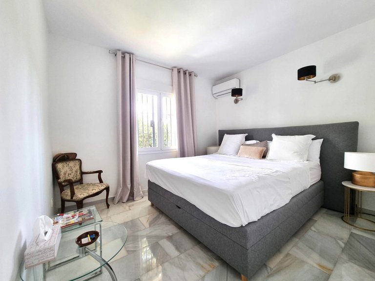 Villa for Sale in Calahonda, Malaga 9