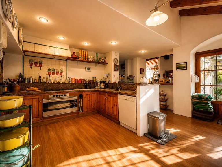 Villa for Sale in Costa del Sol Estepona, Malaga 12
