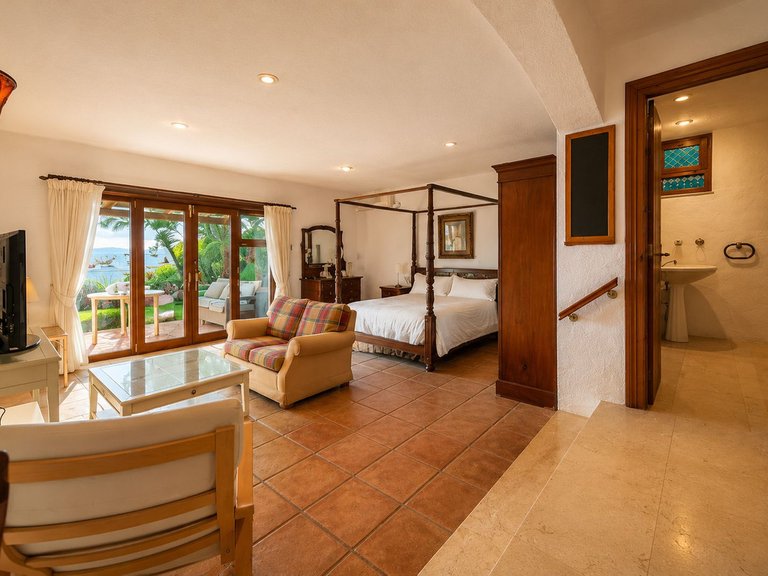 Villa for Sale in Costa del Sol Estepona, Malaga 19