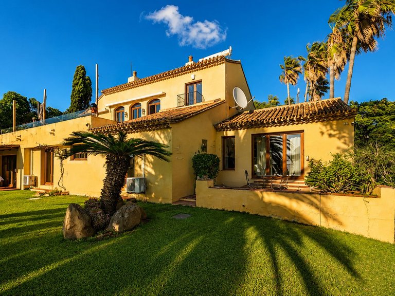 Villa for Sale in Costa del Sol Estepona, Malaga 25