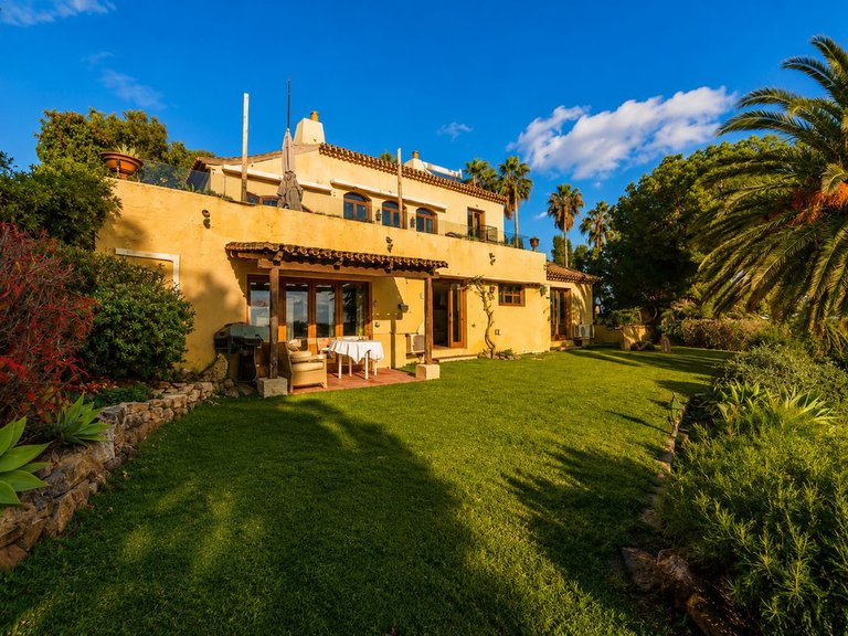 Villa for Sale in Costa del Sol Estepona, Malaga 27
