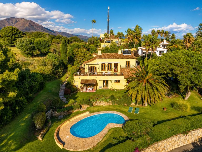 Villa for Sale in Costa del Sol Estepona, Malaga 28