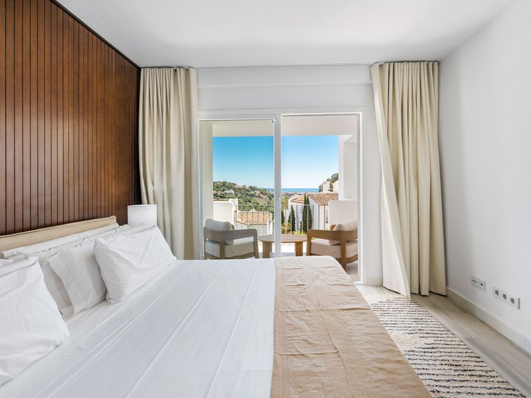 Apartment for Sale in Benahavís, Malaga 12